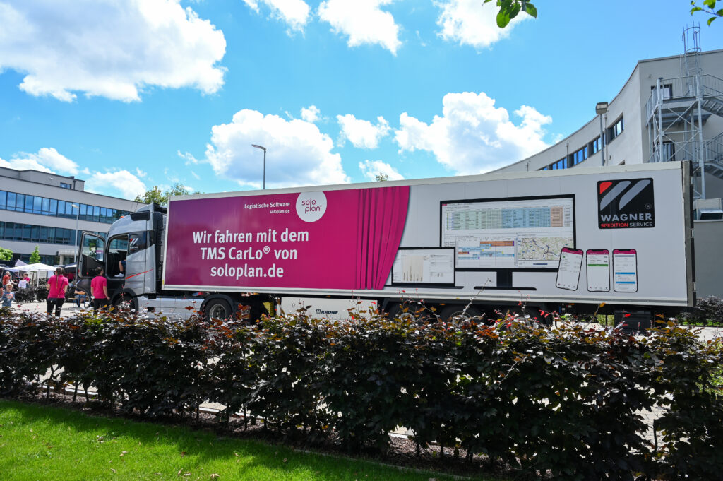 LKW mit Soloplan-Plane